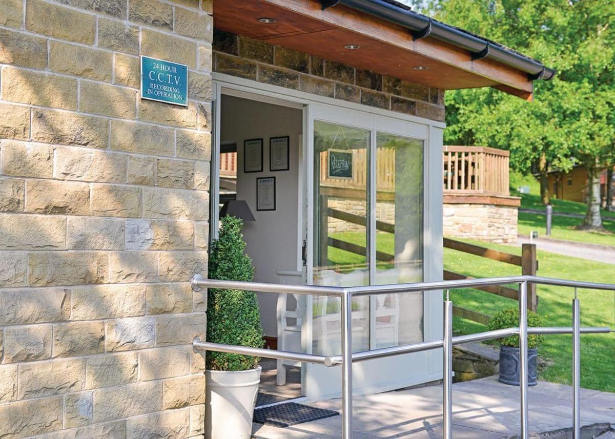 Charlesworth Lodges Glossop Eksteriør billede